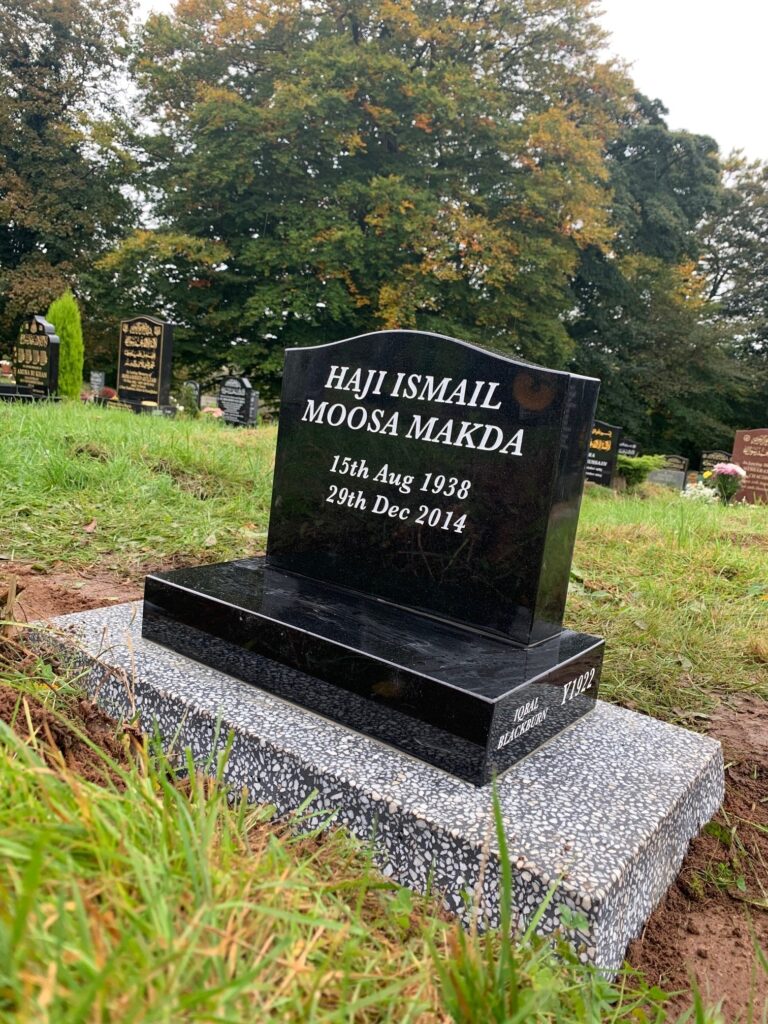 Makda - Extra Small Black Ogee Headstone